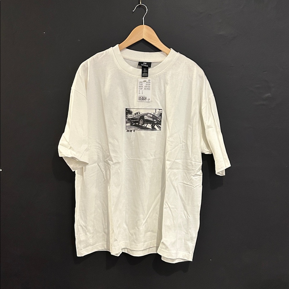 H&M Oversized Fit Graphic Car T-Shirt White Size Large NWT